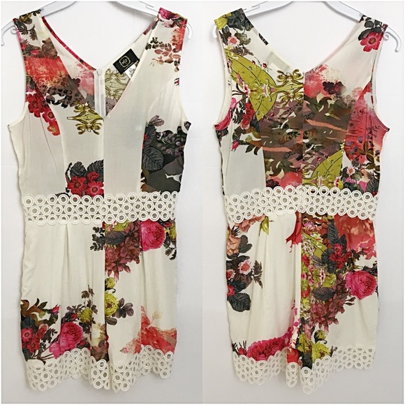 Gorgeous Ivory Floral V-Neck Romper Small - Picture 3 of 5